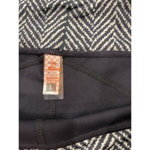 Maaji Activewear Leggings Women's Large NWT Black Chevron Reversible Waistband